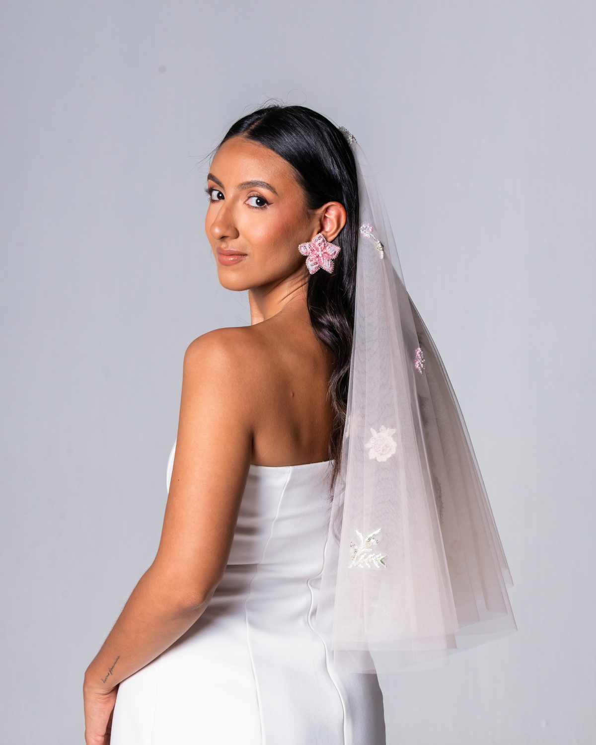 Flora´s Beaded Short Veil